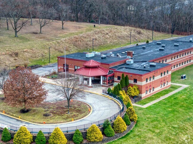 State Street Elementary School is a public K-5 school and is rated C+ by Niche.