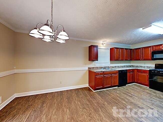 605 Lake Dr SW, Snellville, GA 30039 - photo 5