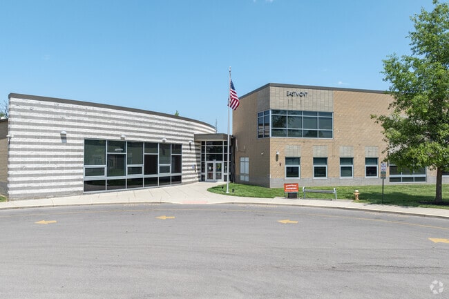 Eastmont Elementary School has a student to teacher ratio of 11 to 1.