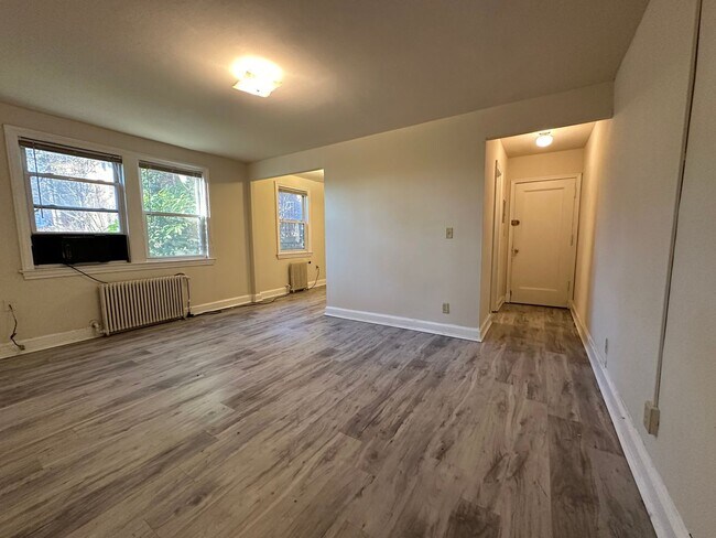 4585 Macarthur Blvd NW unit 104, Washington, DC 20007 - photo 5