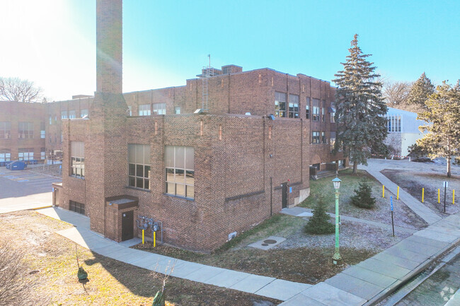 Murray Middle School has a 71% minority rate in its students.