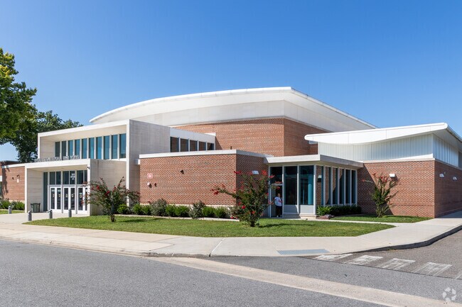 Side main entrance view of Floral Memorial High School