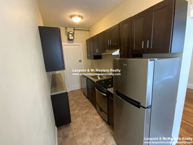 11 Vinal St unit 8, Brighton, MA 02135 - photo 4