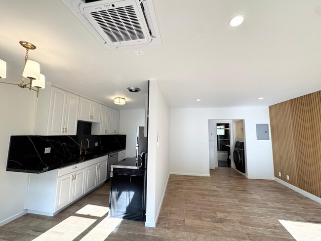 1134 9th St unit C, Santa Monica, CA 90403 - photo 3