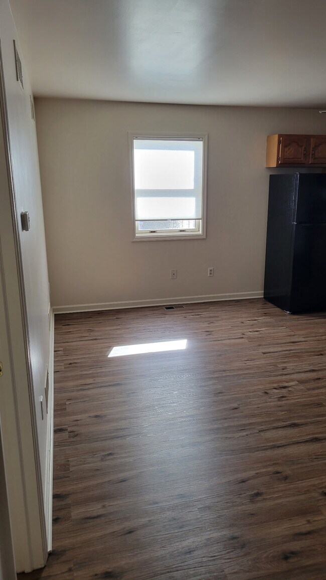 1464 N 11th St unit B, Reading, PA 19604 - photo 3