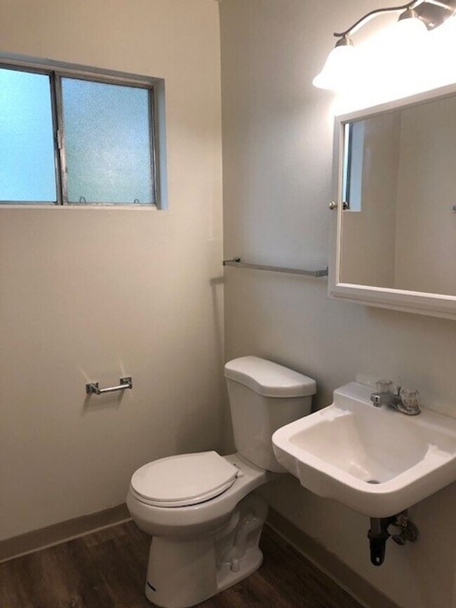 626 W 1st Ave, Chico, CA 95926 - photo 6