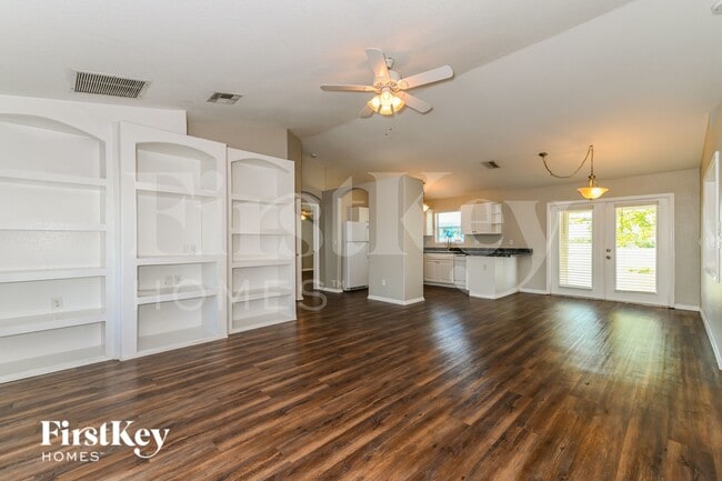 904 NW 8th Place, Cape Coral, FL 33993 - photo 4