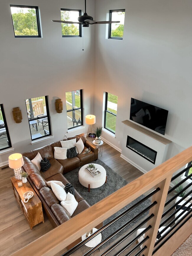 644 Houtz Cir, Elburn, IL 60119 - photo 3