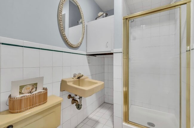 8 Winona Terrace unit White Deer Plaza, Sparta, NJ 07871 - photo 5