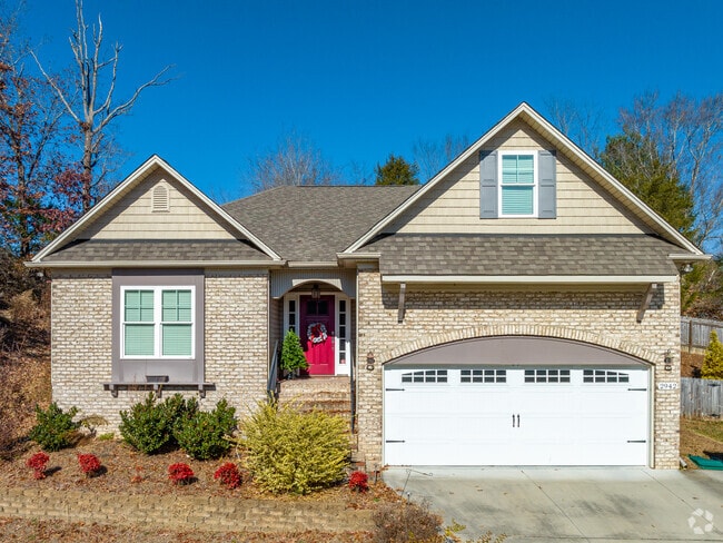 Clemmons residents clearly care about their home's appearance and lawn care.