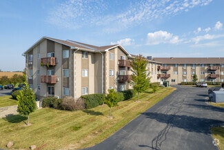 140 W School St, Sharon, WI 53585