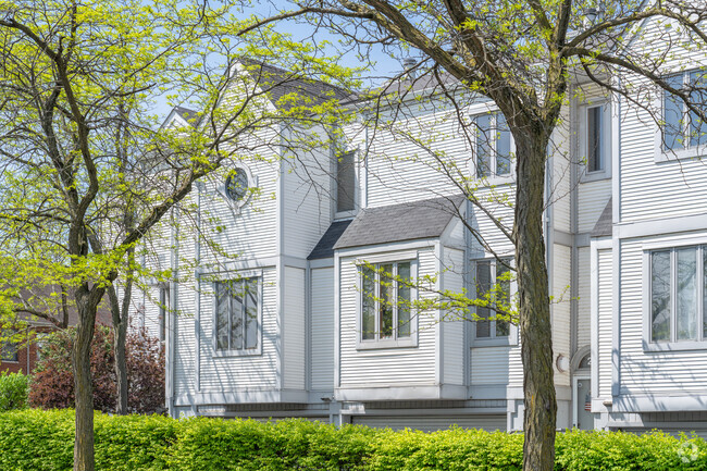 Newly constructed contemporary townhomes are a popular choice of home in Columbus Square.