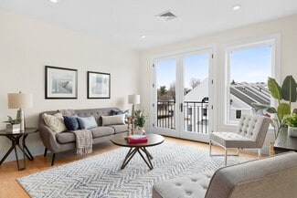 404 Lowell St Unit 3, Wakefield, MA 01880