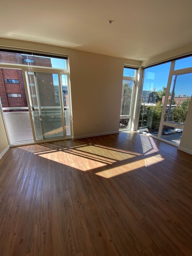 The Local 418, Seattle, WA 98102 - photo 6