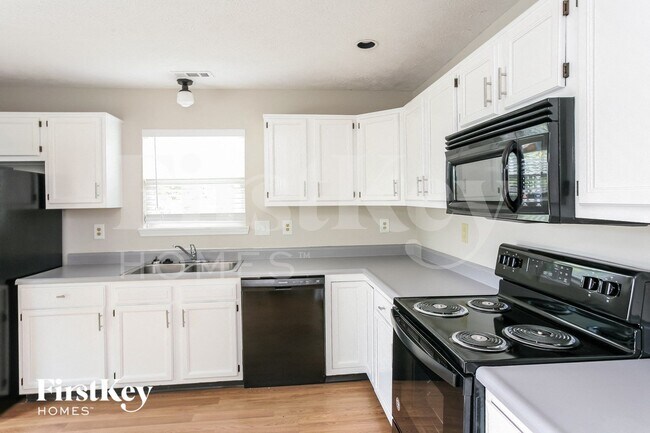 6312 Hazelhatch Dr, Indianapolis, IN 46268 - photo 6