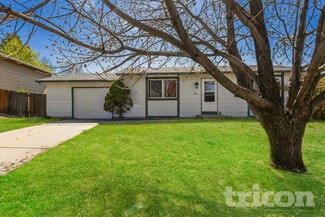 7325 Woodstock St, Colorado Springs, CO 80911