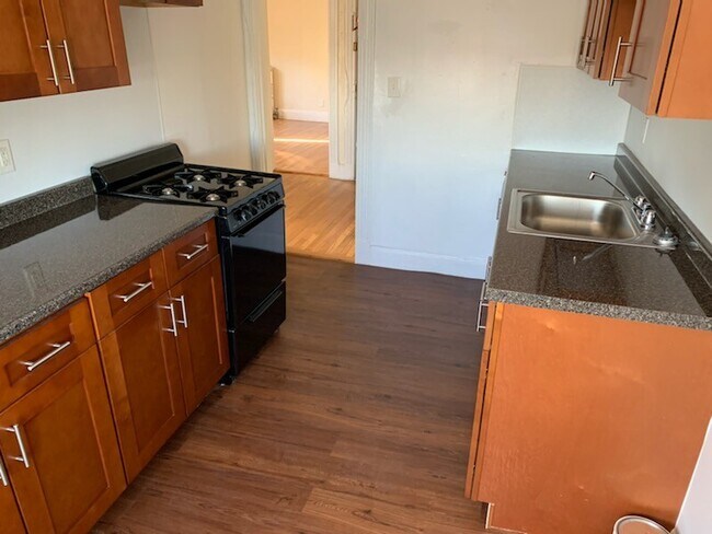 1872 Commonwealth Ave unit 10, Brighton, MA 02135 - photo 4