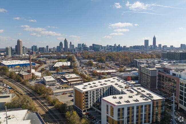 Almond Park is located only minutes from the amenities of Downtown Atlanta.