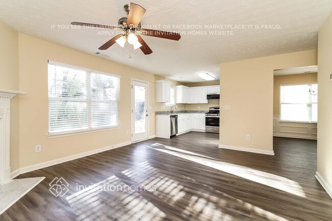 9448 Lakeview Rd, Union City, GA 30291 - photo 5