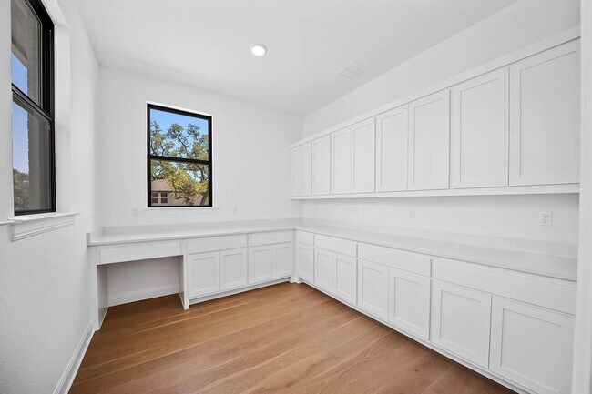 1509 Jay Wolf Dr, Georgetown, TX 78628 - photo 7