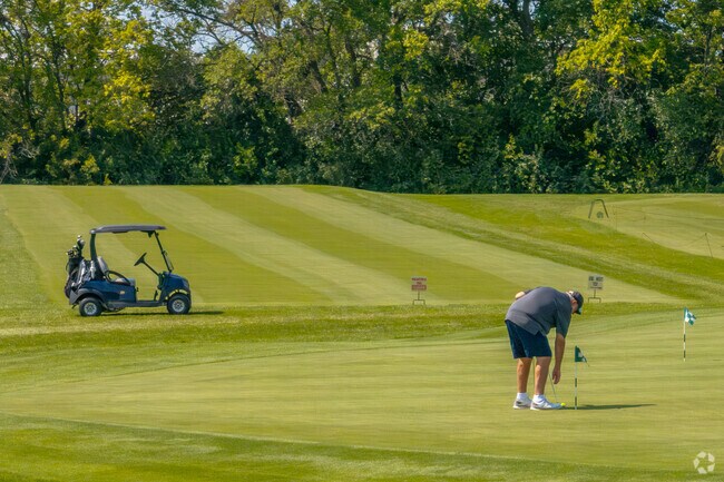 Red Tail Run Golf Club is located just minutes from South Shores.