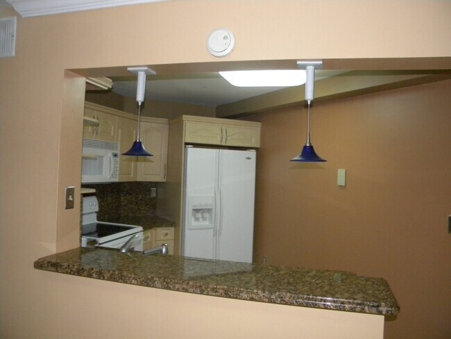 10249 NW 9th Street Cir unit Bldg. 8 104, Miami, FL 33172 - photo 7