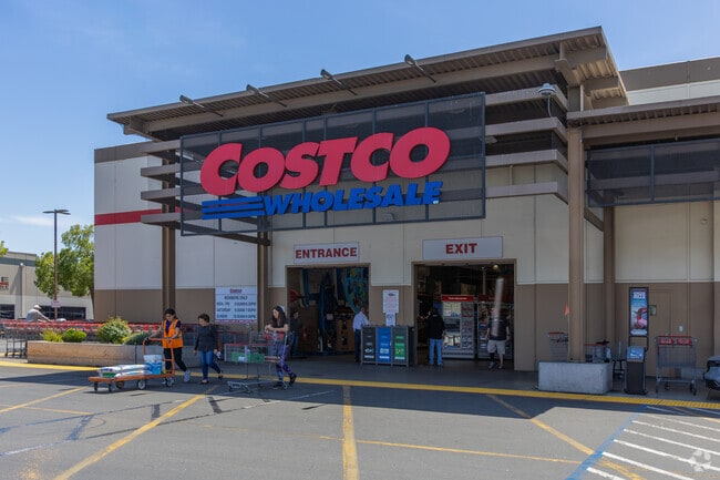 Kavala Ranch shoppers can pick up big box items at the nearby Costco.