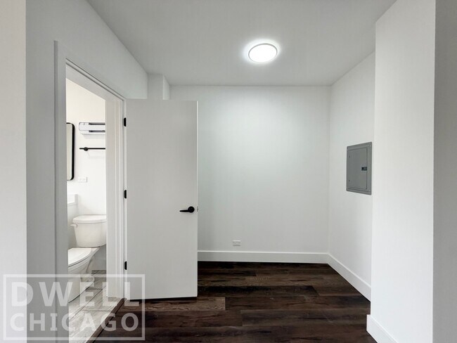 5634 N Clark St unit 309, Chicago, IL 60660 - photo 7