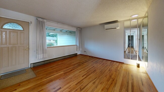 8810 NE 138th St, Kirkland, WA 98034 - photo 3