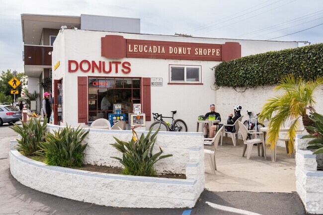 Cyclists from across North San Diego ride to the iconic Leucadia Donut Shoppe.