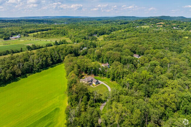 Minisink, NY is a charming small neighborhood with a population of 4,621.