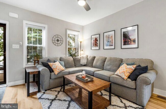 2427 E Boston St, Philadelphia, PA 19125 - photo 4