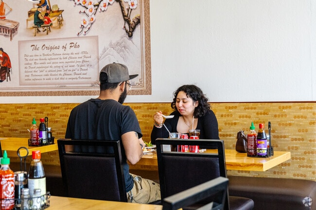 If you love pho, Da Kao is a short drive from Morningside.