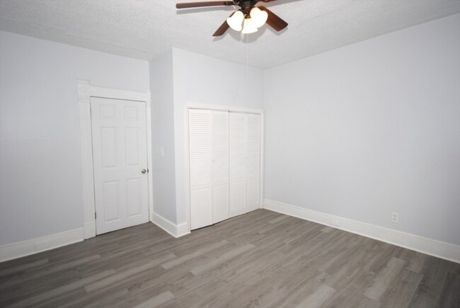 72 Hall St unit 72 Hall Street Unit, Springfield, MA 01108 - photo 3