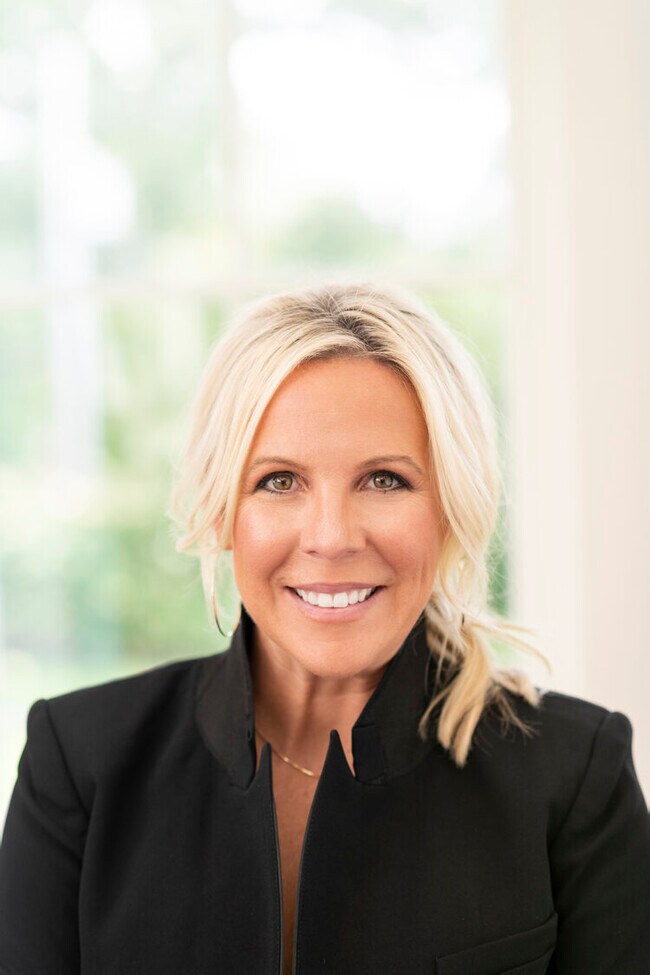 Julie Sutton