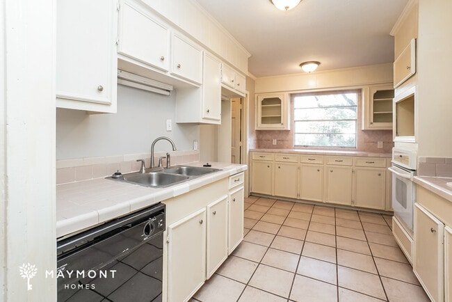 5869 Kinder Dr, Jackson, MS 39211 - photo 7