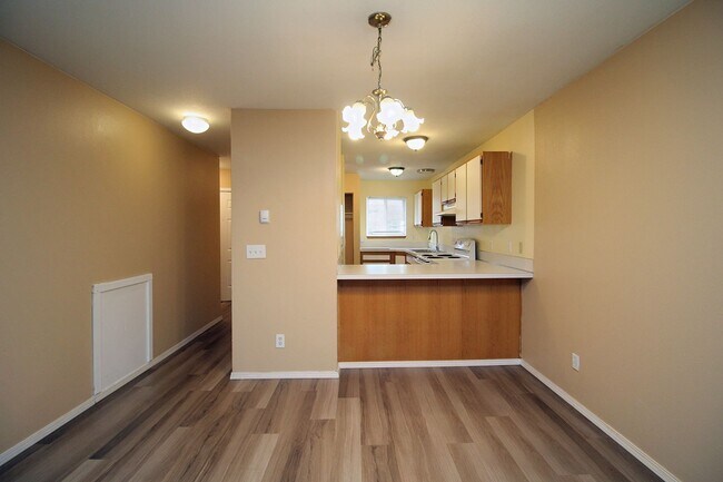 3548-3548 NE 102nd Ave unit 3540, Portland, OR 97220 - photo 7