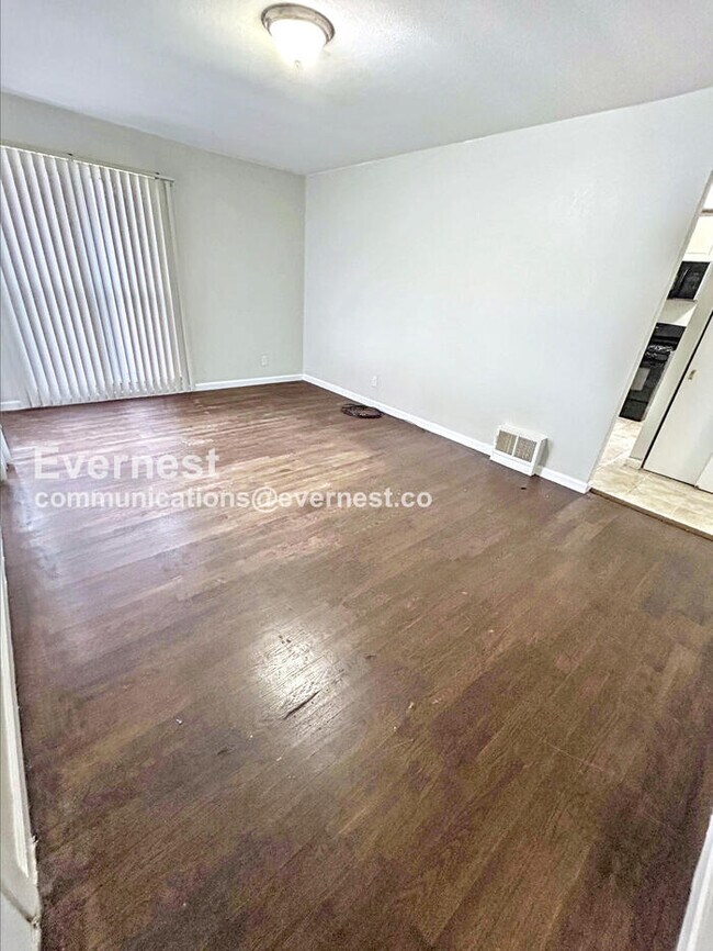 5672 Parchester Dr, Saint Louis, MO 63121 - photo 6