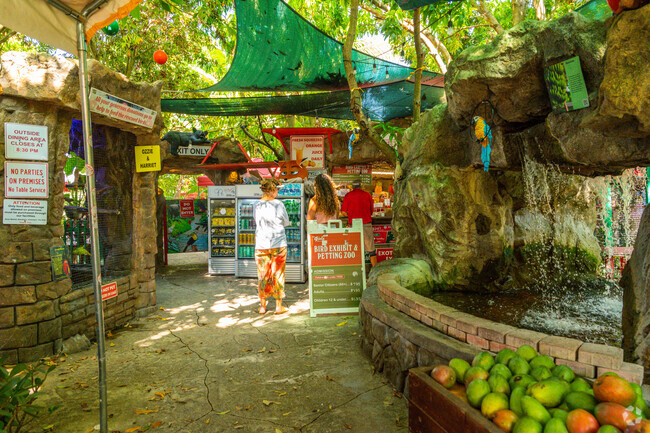 Bambini's Pizzeria Garden offers a petting zoo and bird feeding.