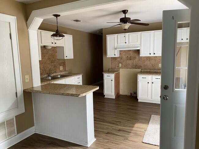 716 E Austin St, Paris, TX 75460 - photo 7