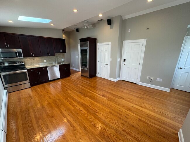 24 Ellington Rd unit 3, Somerville, MA 02144 - photo 3