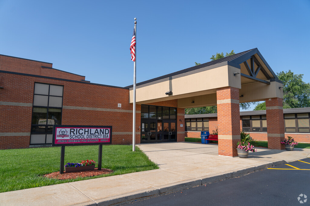 Richland Jr High School front entrance in Crest Hill.