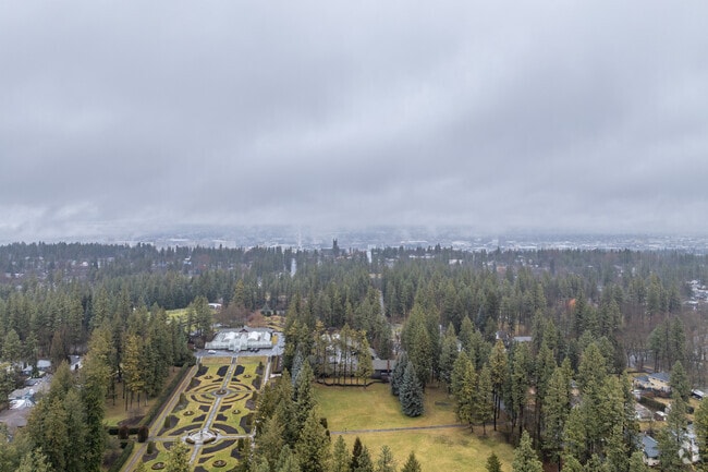 Manito offers views to the downtown corridor.