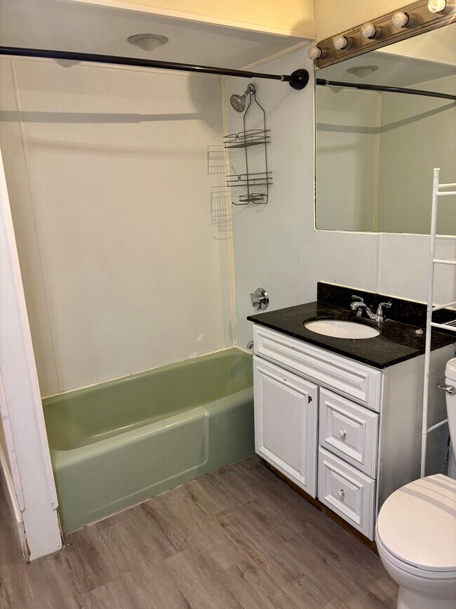 25 Lenox St unit 2R, Lawrence, MA 01843 - photo 4