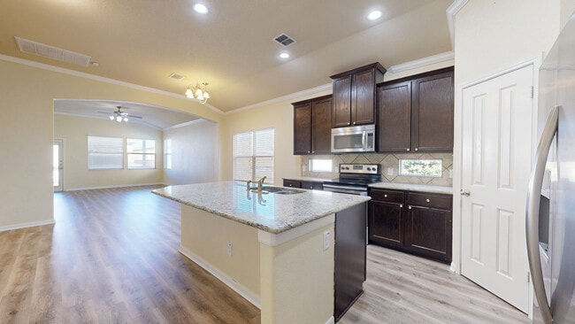 11339 Oaks Hike, San Antonio, TX 78245 - photo 3