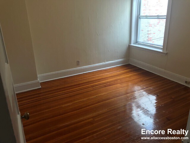 7 Mt Hood Rd unit 12, Boston, MA 02135 - photo 3