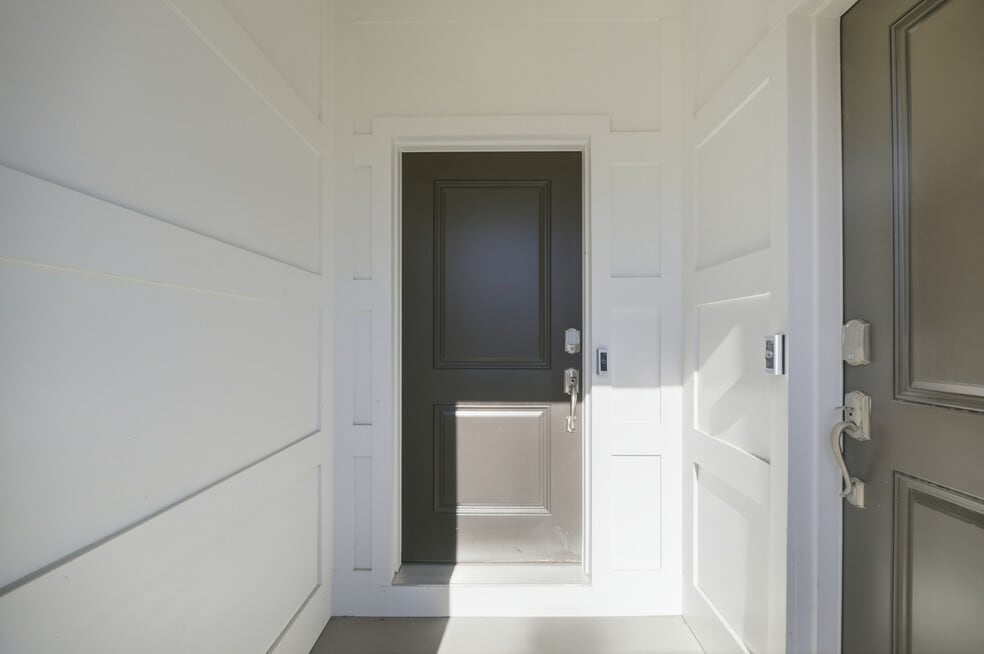 9675 Swallowtail Ln, Manassas, VA 20110 - photo 1