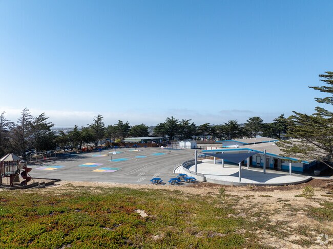 Experience exceptional education at Highland Elementary School in Seaside.