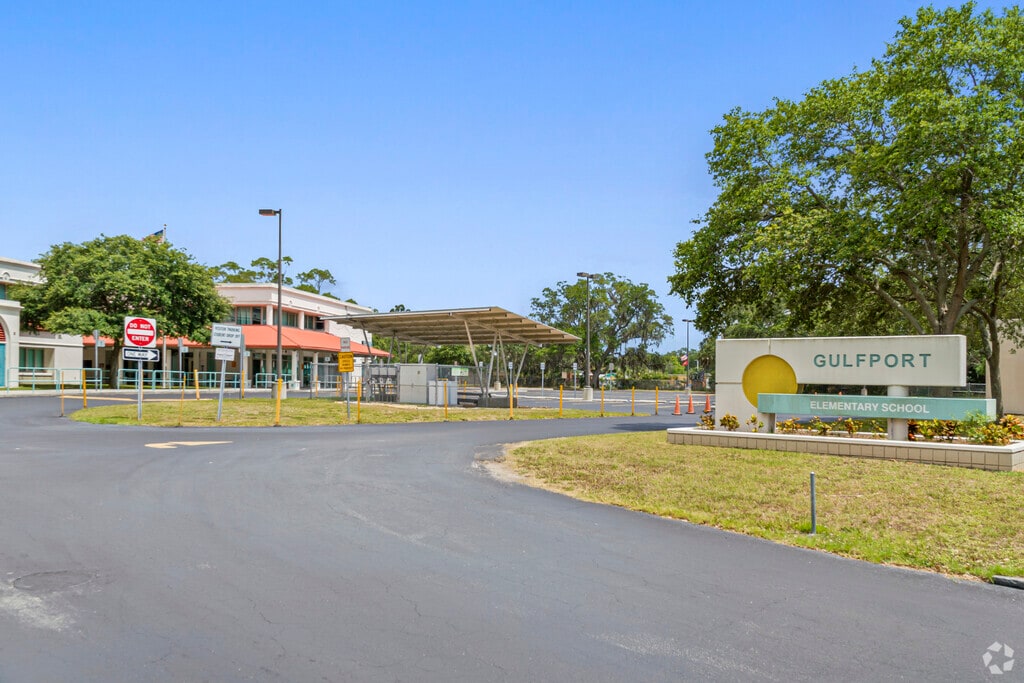 Welcome to Gulfport Montessori Elementary School in Gulfport, Florida.