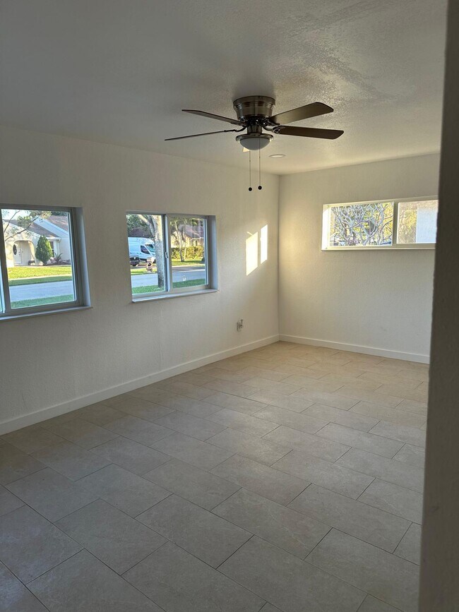 5225 SW 116th Ave unit The Garage, Cooper City, FL 33330 - photo 3